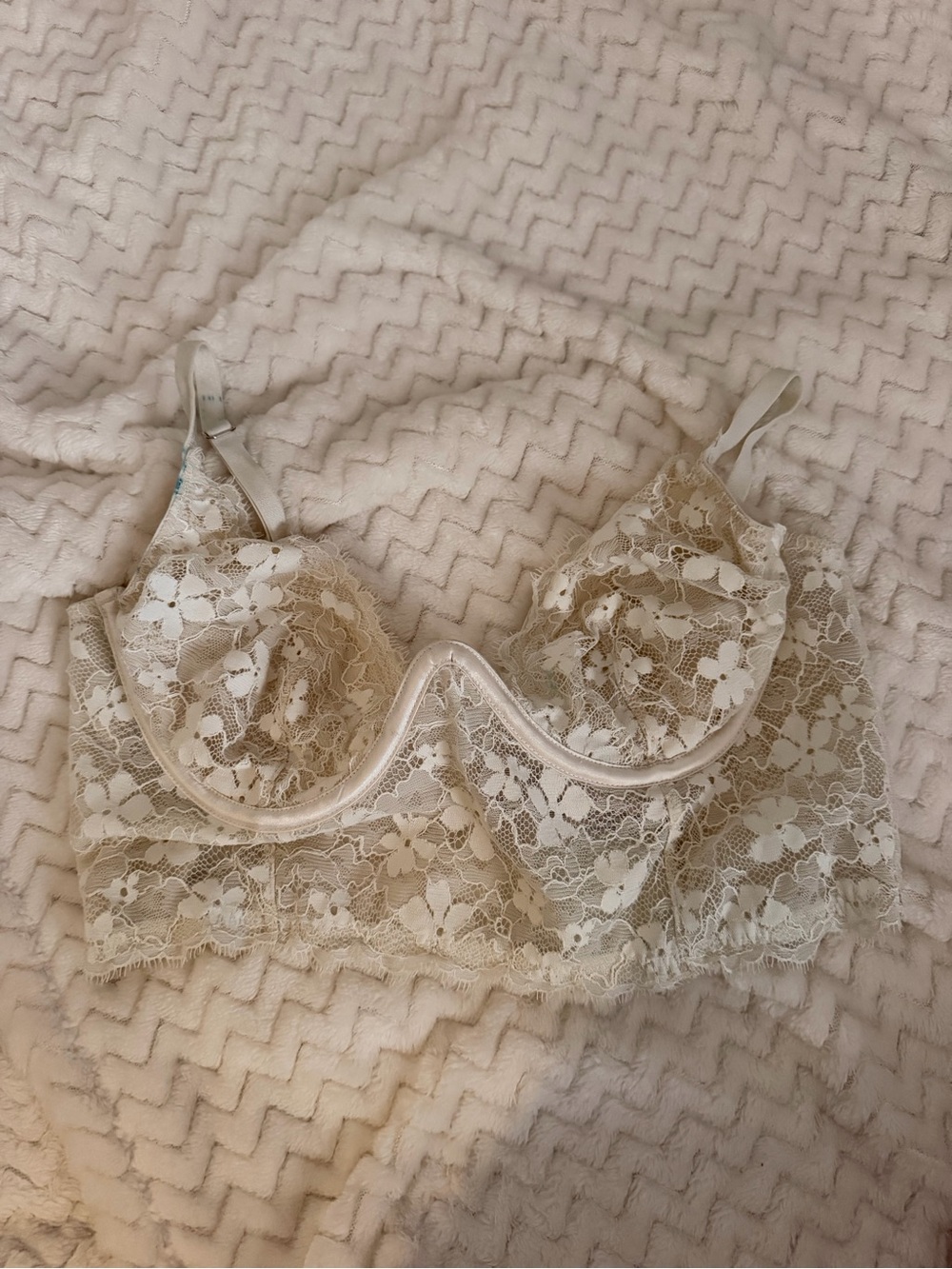Victoria's Secret Cream Lace Longline Underwire Bra